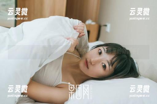 GIRLT果团网 - 小九九的网盘大冒险：写真里的隐藏装！
