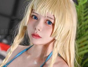 Hachi小芭甜美呈现：高清蒂法泳装，今天姐妹们对泳池的渴望照进现实！