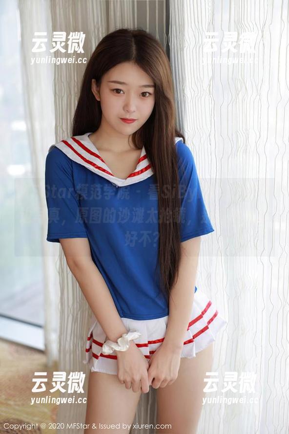 MFStar模范学院 - 看SiByl李思宁的海边写真，原图的沙滩太抢镜，别打扰人家好不？