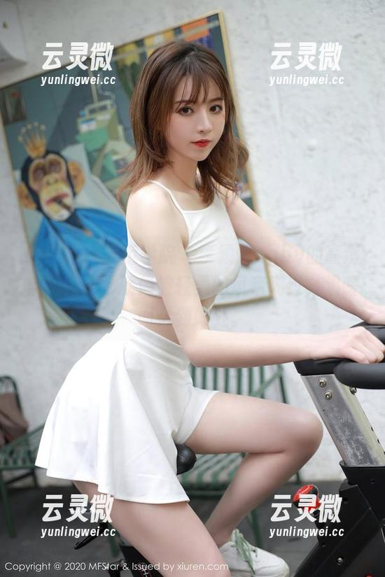 MFStar模范学院-李颖煊baby MFStar模范学院 - 李颖煊baby的高清自拍图片,就像被轻柔的风亲吻过,温暖而恰到好处。