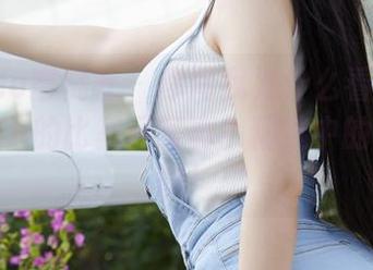 MiiTao蜜桃社 – 你问我为什么看陆萱萱Cecilia的比基尼写真？精选中的小确幸啊！