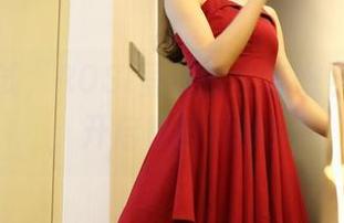 大胆尝试，ROSI呈现的全套嫩学妹制服，开启校园风暴！