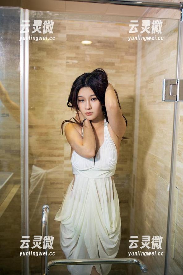 TuiGirl推女郎 - 李丽莎的全套瑜伽写真，这摆姿势我满脑子问号，真的是可以优雅地跌倒吗？