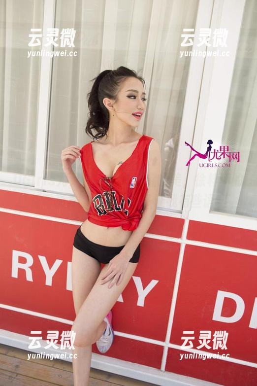 UGirls尤果网 - 直击心底的美，徐梓伊的红裙写真集，高清的样子让我有些语塞。