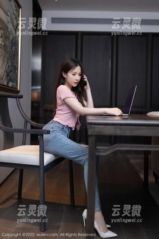 Xiuren秀人网-于诺诺ise Xiuren秀人网 - 卡在图库里的于诺诺ise美腿,分享时请系好安全带!