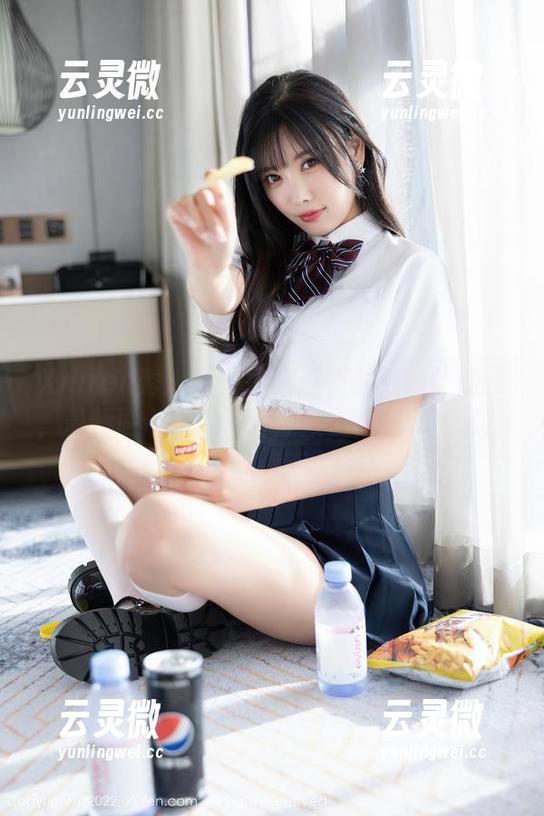 Xiuren秀人网 - 比你还要放松的叶佳颐，最新瑜伽图库里好像藏了一点儿什么？