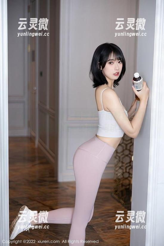 Xiuren秀人网-奶芙乔乔 Xiuren秀人网 - 奶芙乔乔的教室写真:照相是唯一的期末考试!