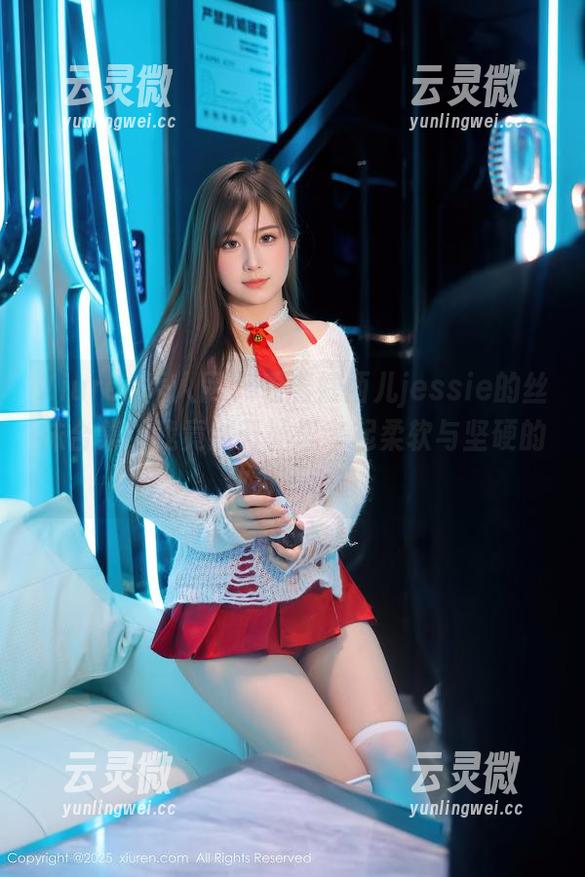 Xiuren秀人网-婕西儿jessie Xiuren秀人网 - 看着婕西儿jessie的丝袜合集,我竟然开始思考起柔软与坚硬的致命吸引。