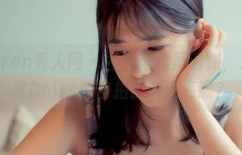 Xiuren秀人网 – 图包里的圣诞树，王梓童Doirs的自拍比树还亮眼？