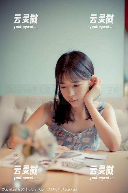 Xiuren秀人网-王梓童Doirs Xiuren秀人网 - 图包里的圣诞树,王梓童Doirs的自拍比树还亮眼?