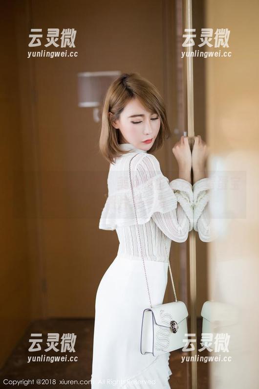 Xiuren秀人网 - 美女和白衬衫：蛋蛋宝的照片来一发
