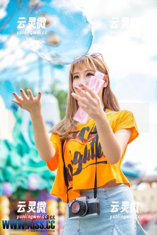 aiss - 坦白说，看了索菲的滑板少女，写真里的气氛让我想重拾那个无畏的自己。