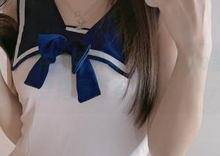不可思议的牛仔裤图包——miko酱ww的穿搭是否有魔力？