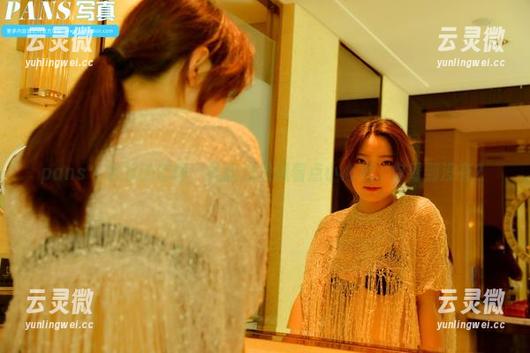 pans - 水水的套图，礼服总是藏着点小心机...你看到没有？