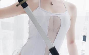 高清水手服解析：一小央泽如何在岸上也能撩动心弦
