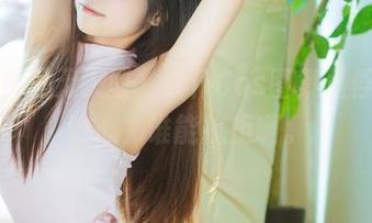 不愧是三无人型，女仆Cos图集里俘获无数心，谁能抗拒啊。
