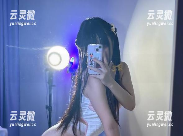 OL系列beautéfrom九言，现在就下载，美图让你的桌面惊艳一下