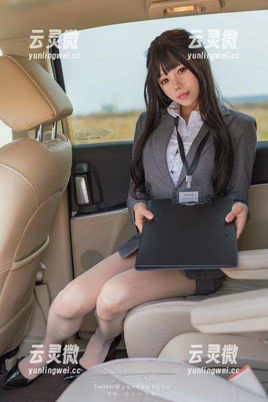 所以咬一口兔娘的cos合集是故意“长胖”来制造欢乐吗？