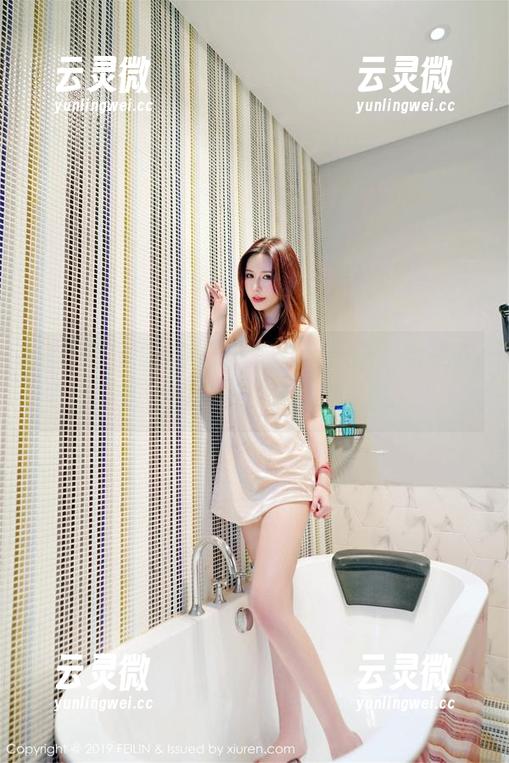 嗲囡囡-BABY_柒 嗲囡囡 - BABY_柒的修女作品,倒是带点叛逆的味道,尤其那姿态。