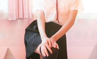 嗲囡囡 – 白丝展现Cheryl青树：一组图包，唤醒了内心深处的某种小心思。