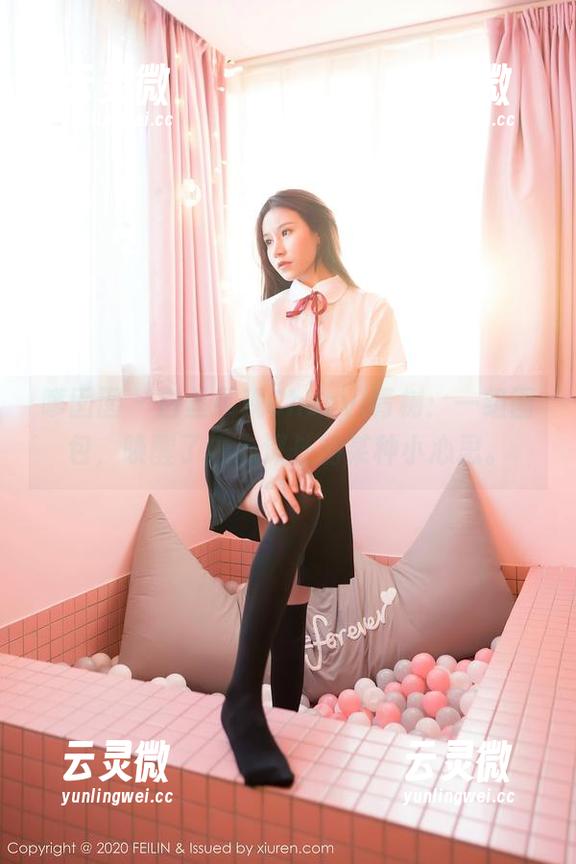 嗲囡囡-Cheryl青树 嗲囡囡 - 白丝展现Cheryl青树:一组图包,唤醒了内心深处的某种小心思。