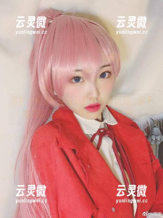 俩字：嘎潼！她的万圣节COS图册，你不得不翻几遍，细节都藏得真巧妙。