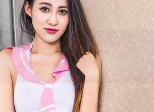 头条女神 – 办公室合集：文雪的“打工人”风采，居然还有这招？