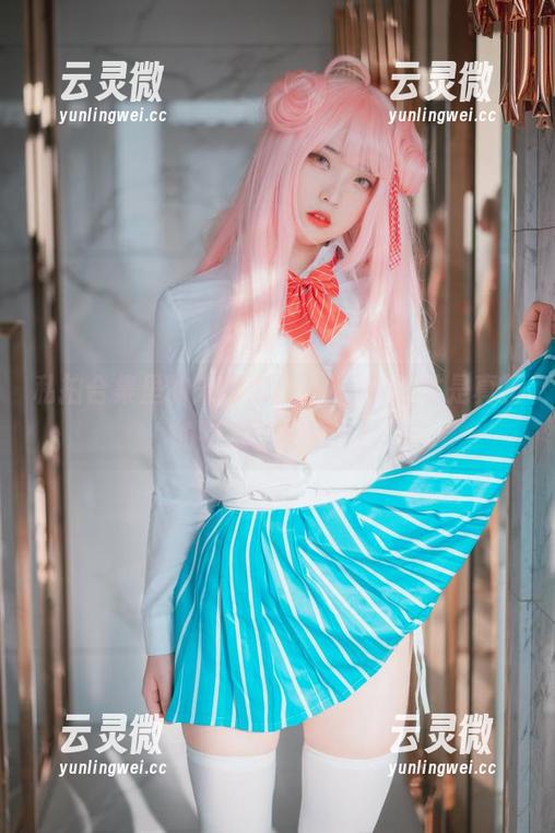 私拍合集里的宋哈娜(송하나)，这才是真正的制服诱惑吧？！