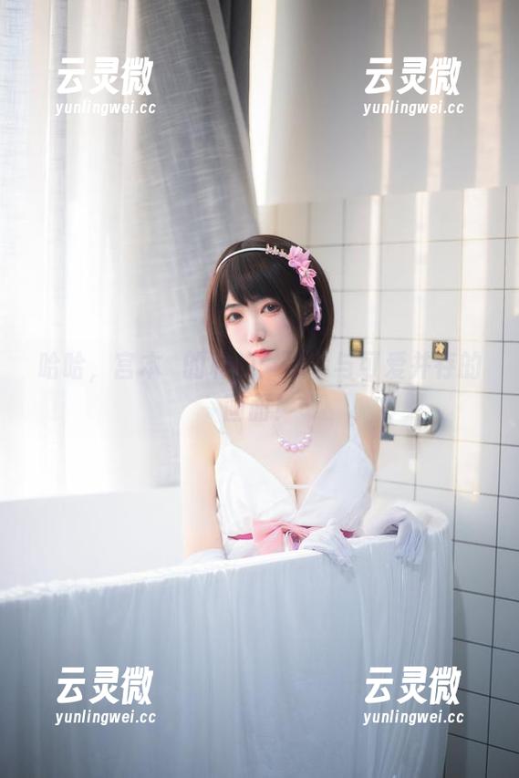 哈哈，宫本桜的私拍：恶毒与可爱并存的画面！