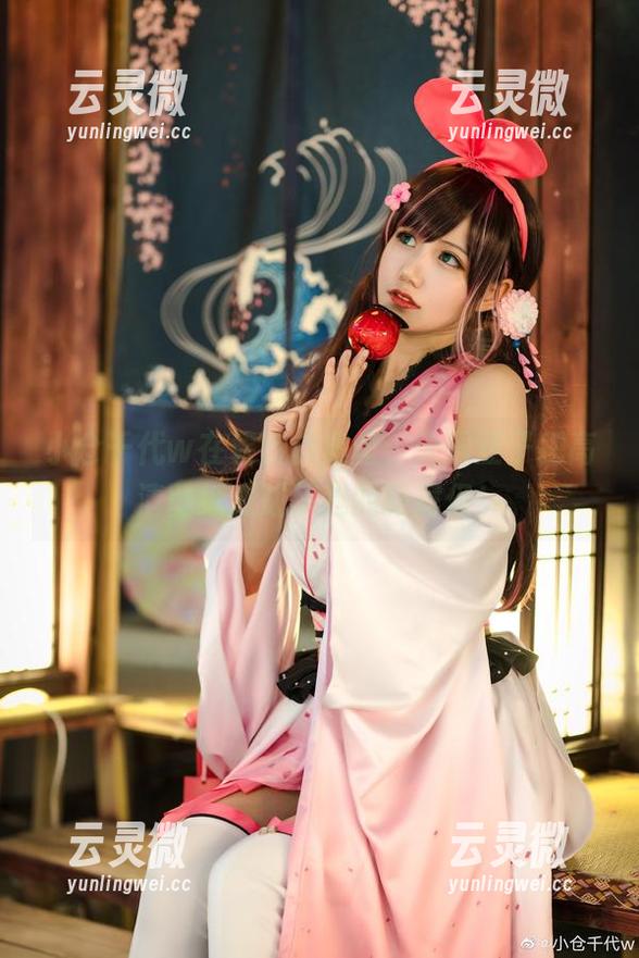 小仓千代w在碧蓝档案里，天雨亚子把高清壁纸变成了我的新屏保！