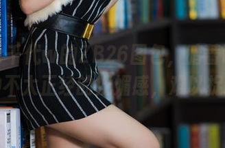 看小仓千代w的ZB26图包，暗蔷设计是有种不太正经的妩媚感，难以捉摸。