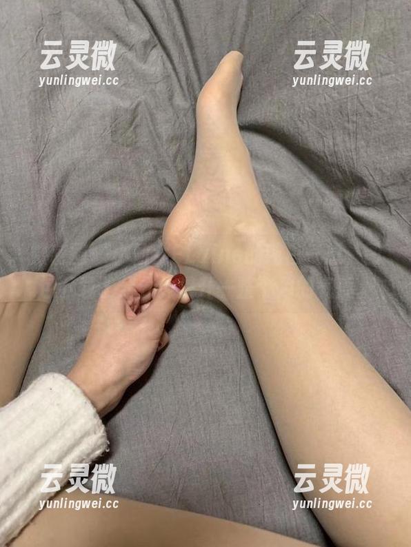 微密圈 - 小仙女ELaine的纯白气息，图包下载了分分钟提升一整个月的气质。