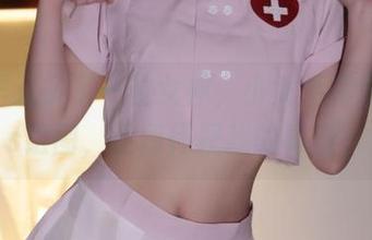 学校里又多了一位女神，小女巫露娜的cos组图，让我怀疑我的青春。