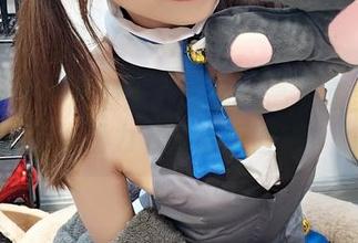 当小女巫露娜遇上办公室：高清套图揭示工作压力下的欢乐时刻！