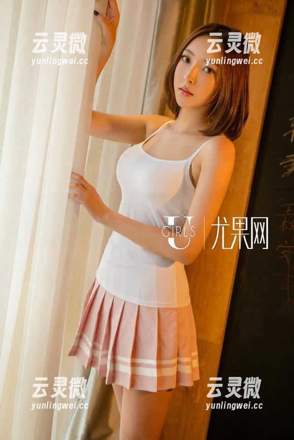 尤果网-Sara 尤果网 - 在短裤的风中,Sara的写真轻盈如梦