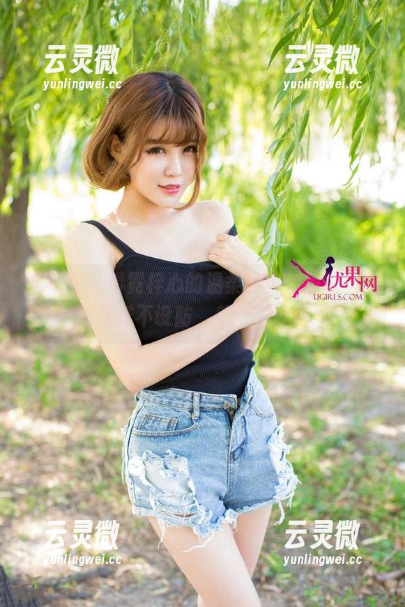 尤果网 - 看霓梓心的温柔写真，免费资源就这样不设防，美好不等待！