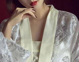 尤蜜荟 – 在合法萝莉的套装中翻滚，资源图集得当真有趣？