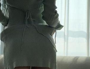 微密圈 – 下载原图来一波！枣红裙配黑丝，徐莉芝今天又收获多少惊叹？