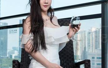 推女神 – 精选施忆佳红裙套图：每一帧都像中尔妈送的外卖，让人捧心不已！
