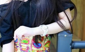 推女神 – 观看王语纯的婚纱，原图中的每一折都是我理想中的美。