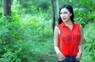 推女郎 – 看！星辰的私拍：女友姿态偷天换日，根妩媚。