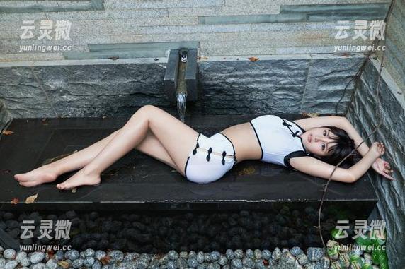 推女郎 - 说到浴室，郑瑞熙的最新照片，水花四溅，惹人猜想的小巧立意。
