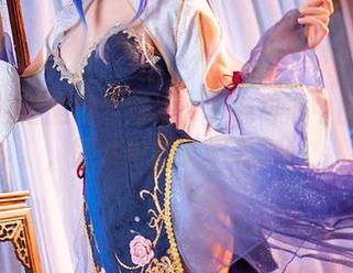 星之迟迟的激烈对决：丝袜与心中的不羁，图片中的无声戏剧！
