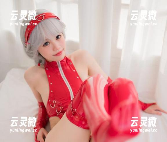 星黛鹿鹿i公开福利，图片比想象中大胆，身体链咋回事？