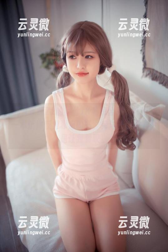 晕崽Zz 打开晕崽Zz的黑丝JK私房合集,像翻开一本值得反复琢磨的书,旁边的小细节总是让我赞叹。