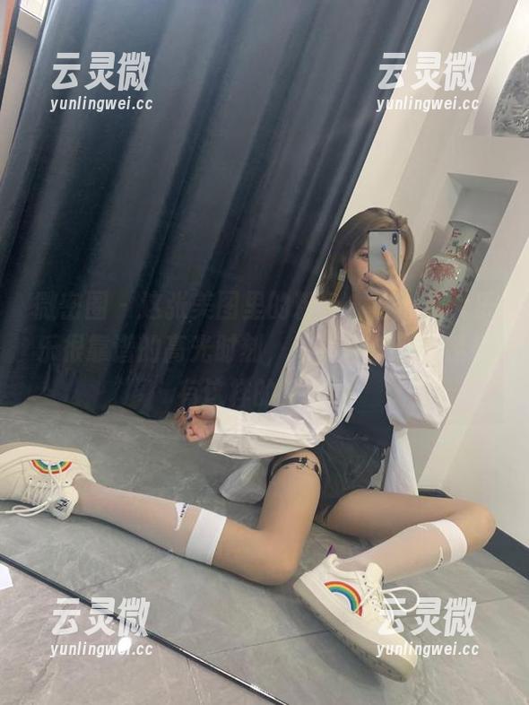 微密圈 - 这张美图里的粉色，恰似杨大乐乐很靠谱的高光时刻，难道每个人都能拥有这样的资源？