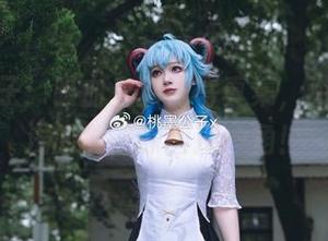 桃墨公子：吸血鬼旗袍写真集，不只是肤浅的美，原图揭一角！