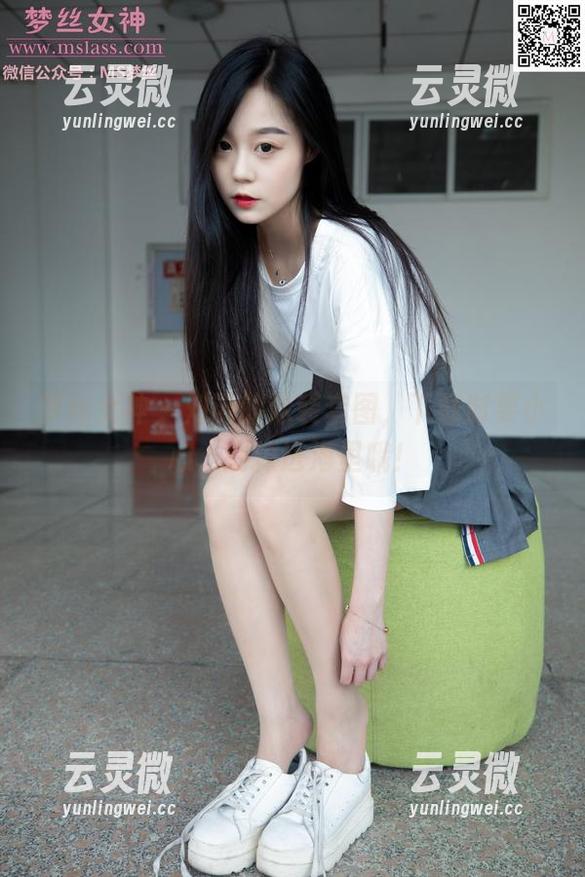 梦丝女神-刘诺 梦丝女神 - 刘诺的泳装套图,下载时要小心,别掉进海里哦!