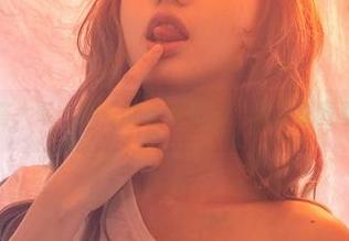 女仆和洛丽塔大哥，说好的普通角色，偏偏原图里让我多想了
