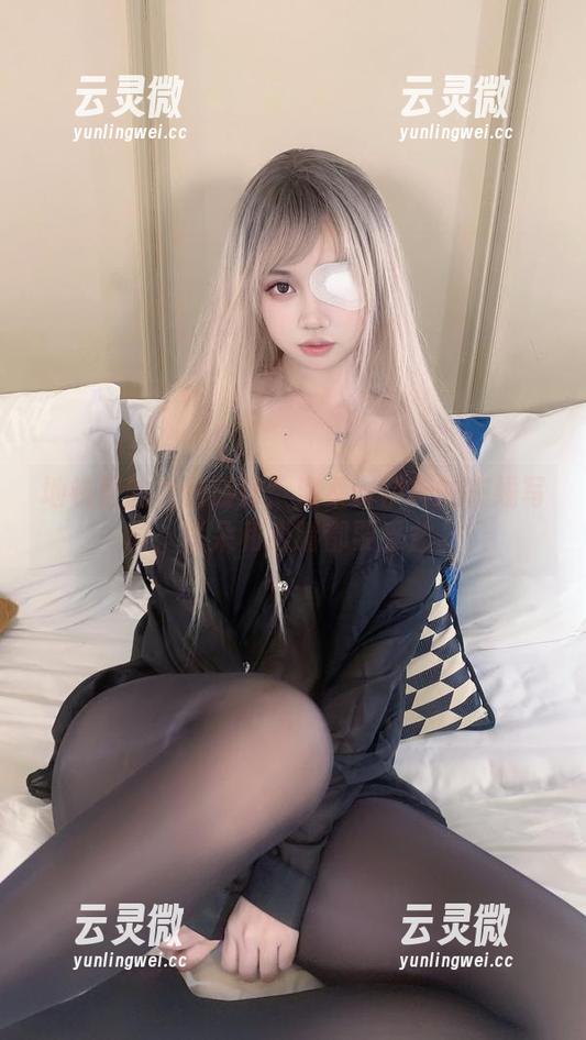 地铁里的吉他旋律：洛桑w伊梓的在线写真，耳朵和眼睛都要受益。